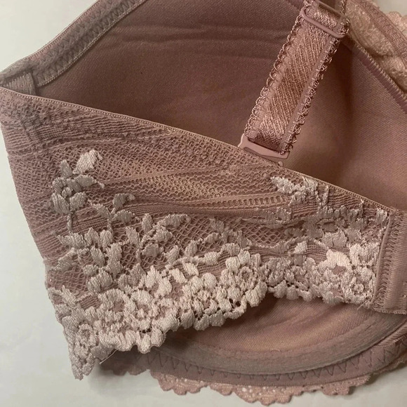 WACOAL Embrace Lace Bra Underwire Plunge Neckline 32F - Picture 4 of 12